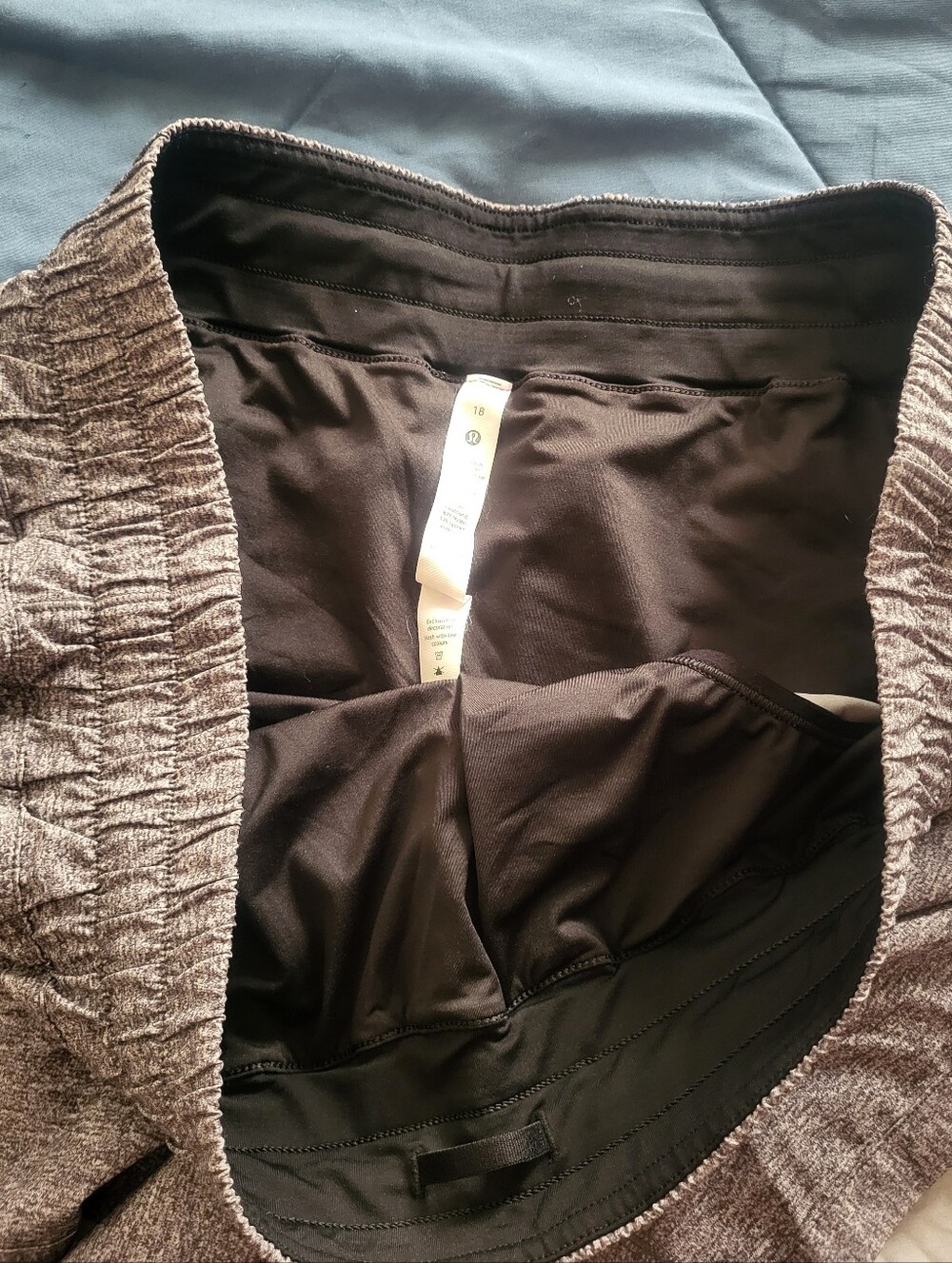 lululemon athletica Gray Track That MR Shorts~5' Inseam~Size 18. - Picture 15 of 15